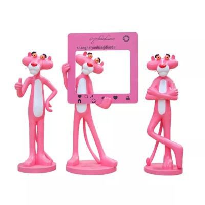 Mô hình trang trí nhân vật hoạt hình báo hồng bằng Composite cao cấp